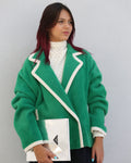 Casaco verde com detalhes contrastantes em branco - Essentiel