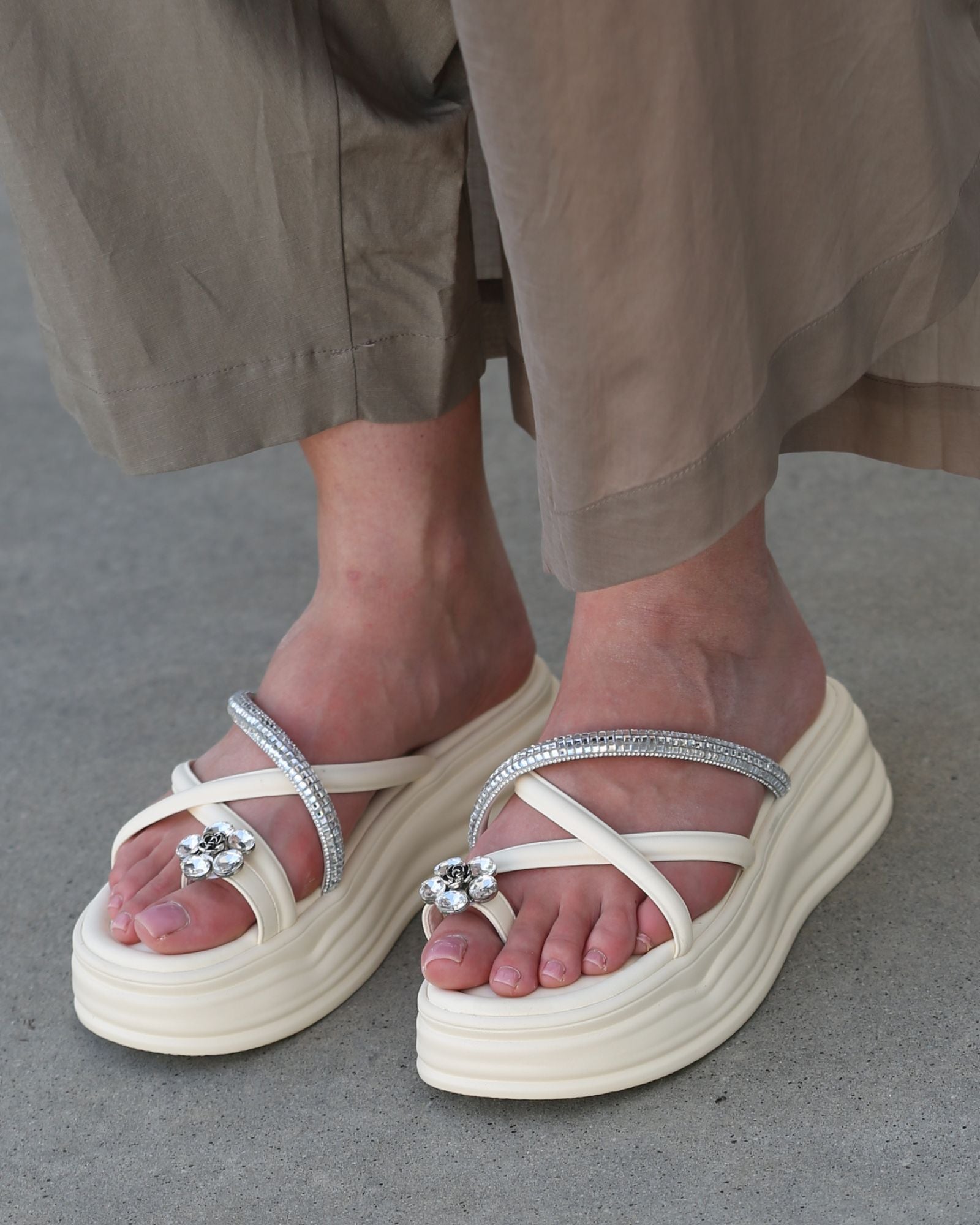 Chinelo Flo Branco - Russel