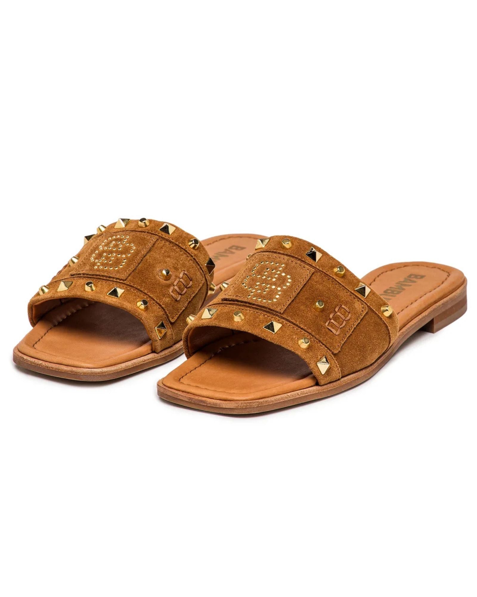 Chinelo Slide em Camurça Camel com Tachas - BAMBURI