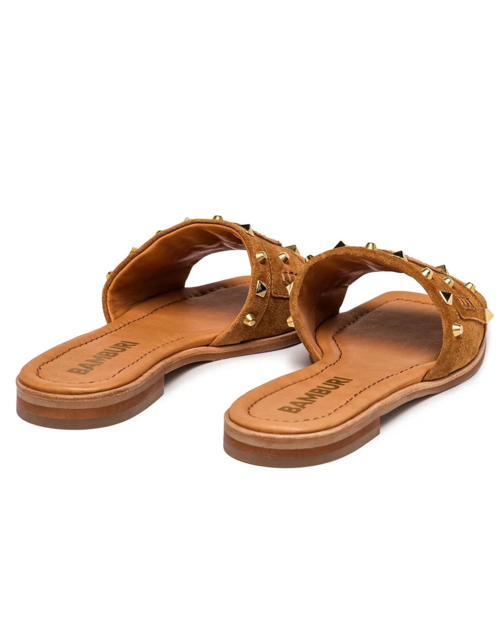 Chinelo Slide em Camurça Camel com Tachas - BAMBURI